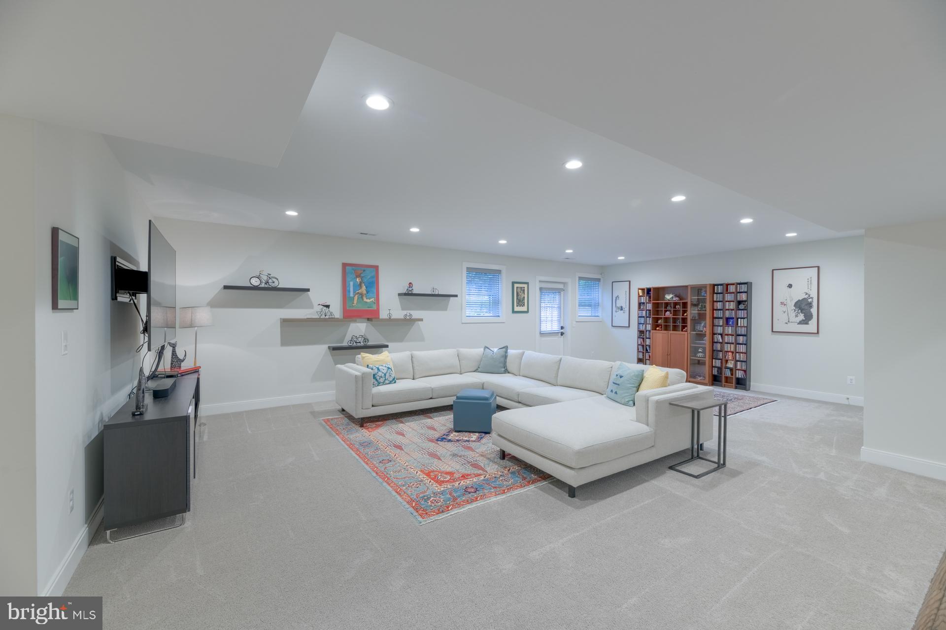 BRANDON VILLAGE - Residential