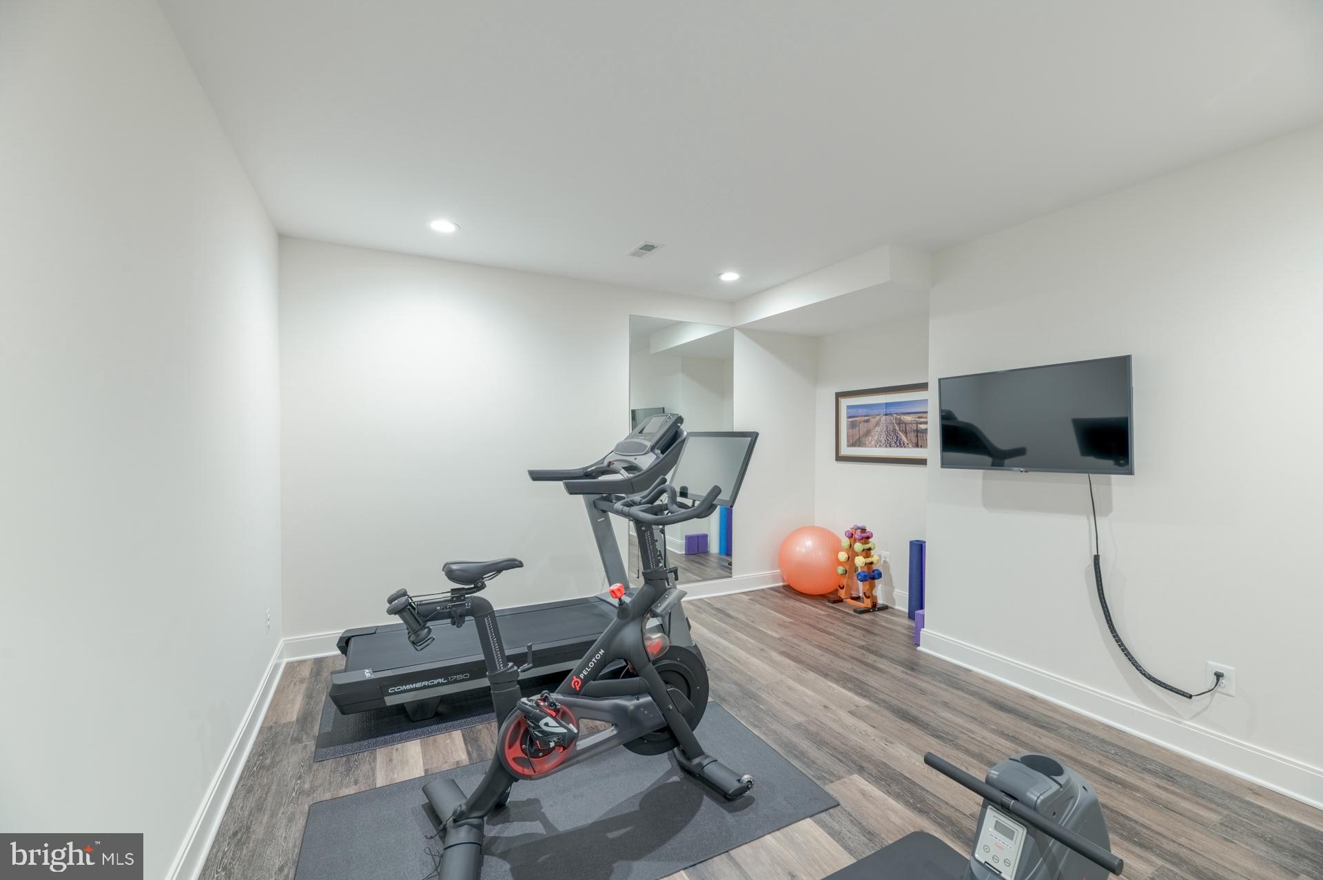 BRANDON VILLAGE - Residential