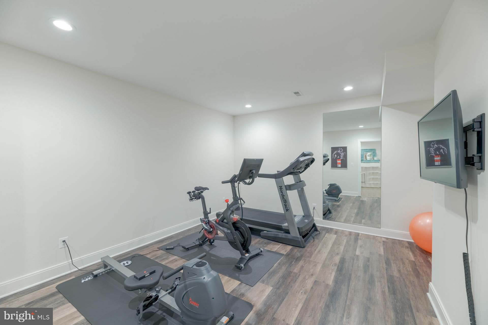 BRANDON VILLAGE - Residential