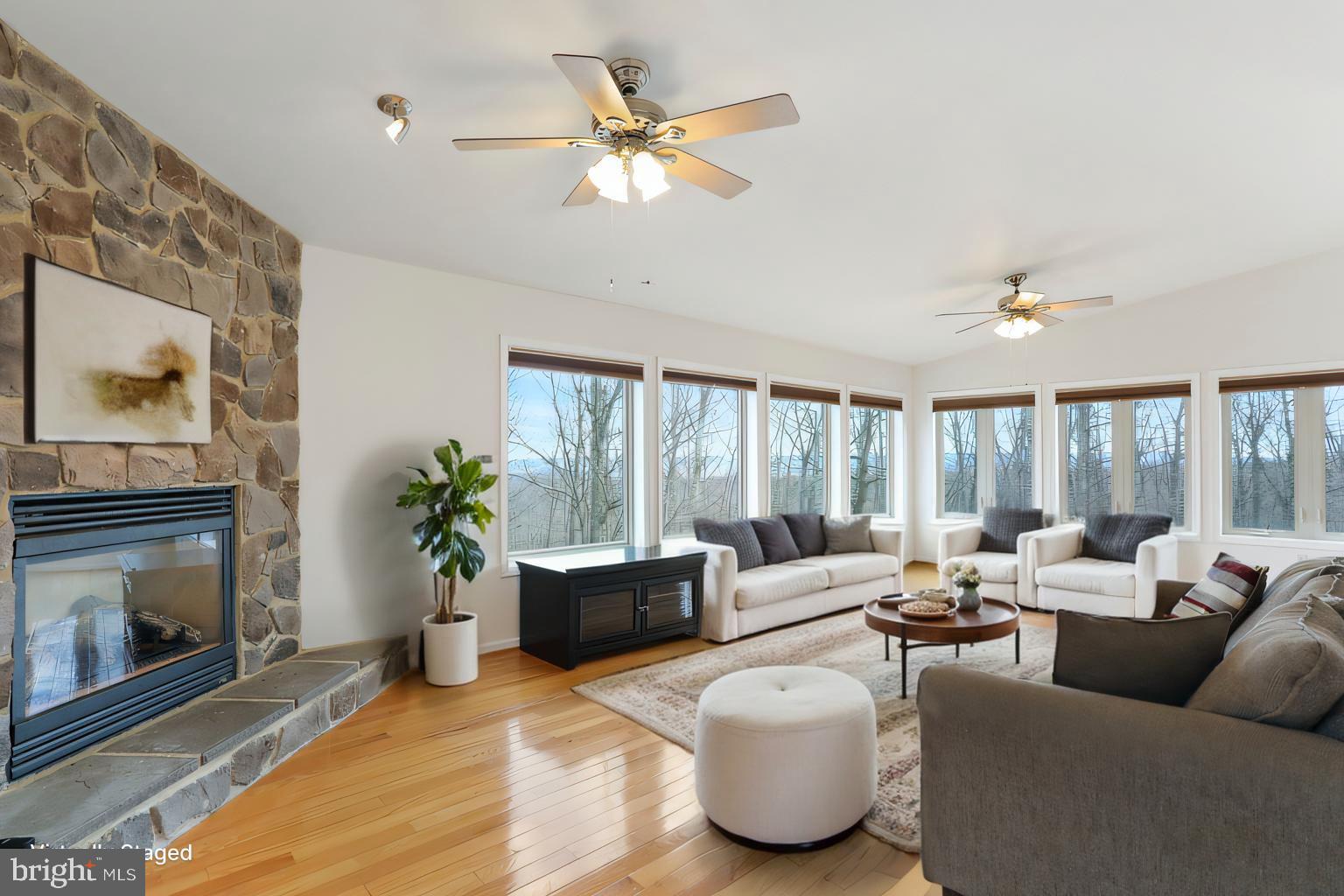 THE WOODS - Residential