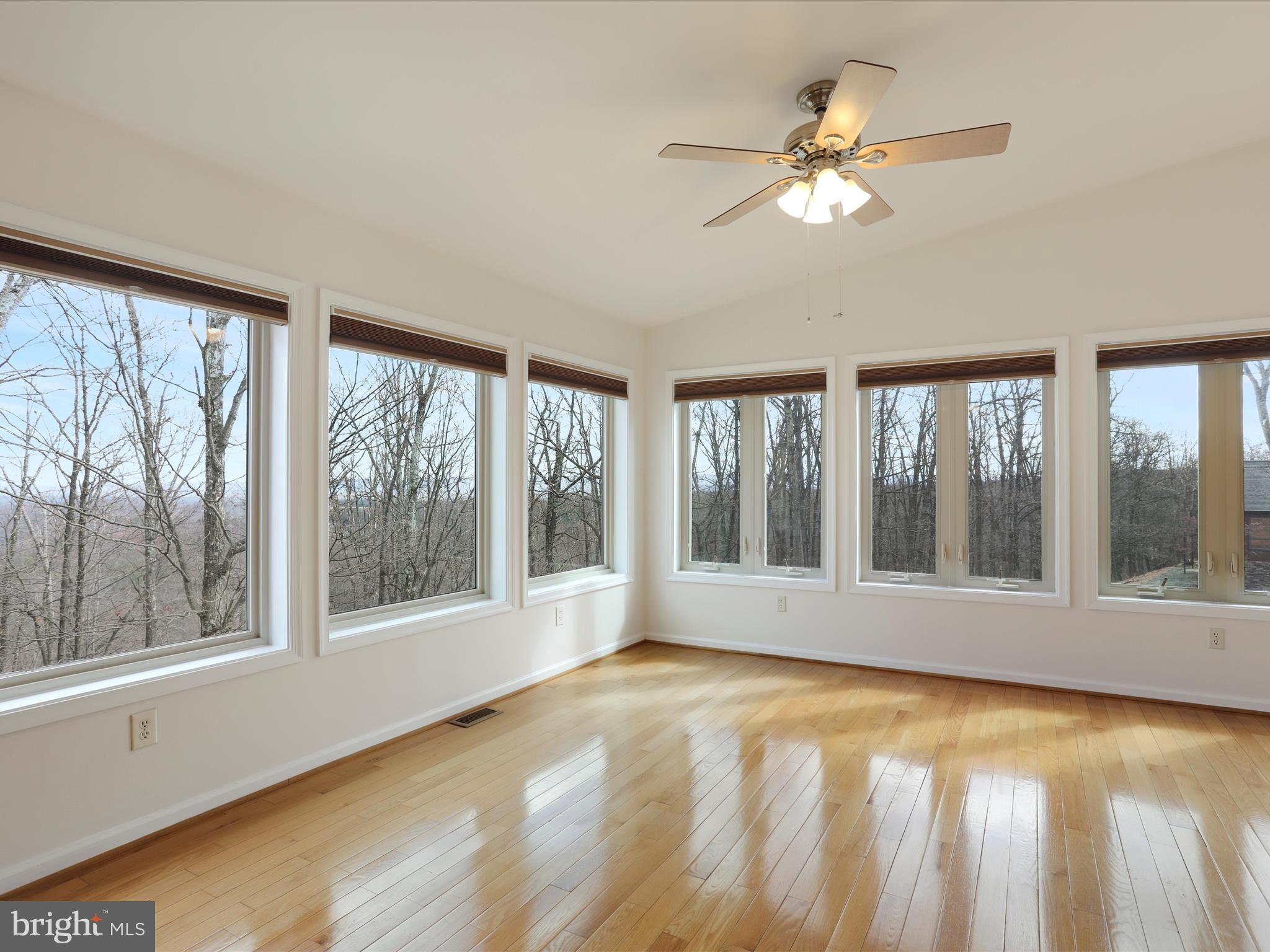 THE WOODS - Residential