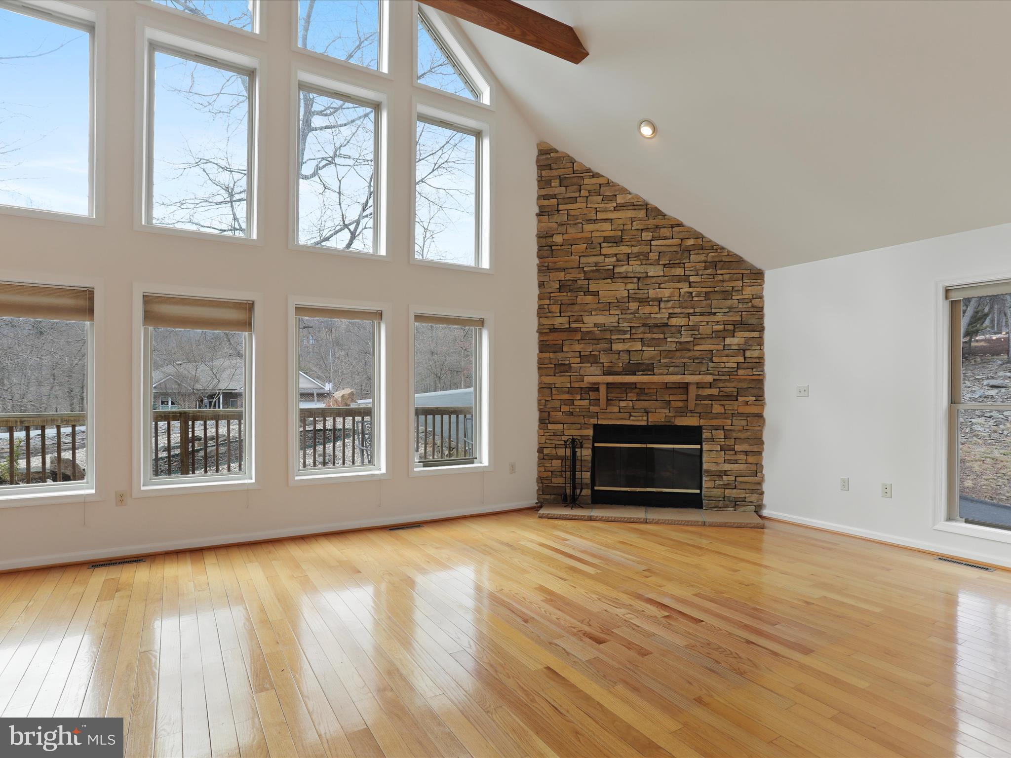 THE WOODS - Residential