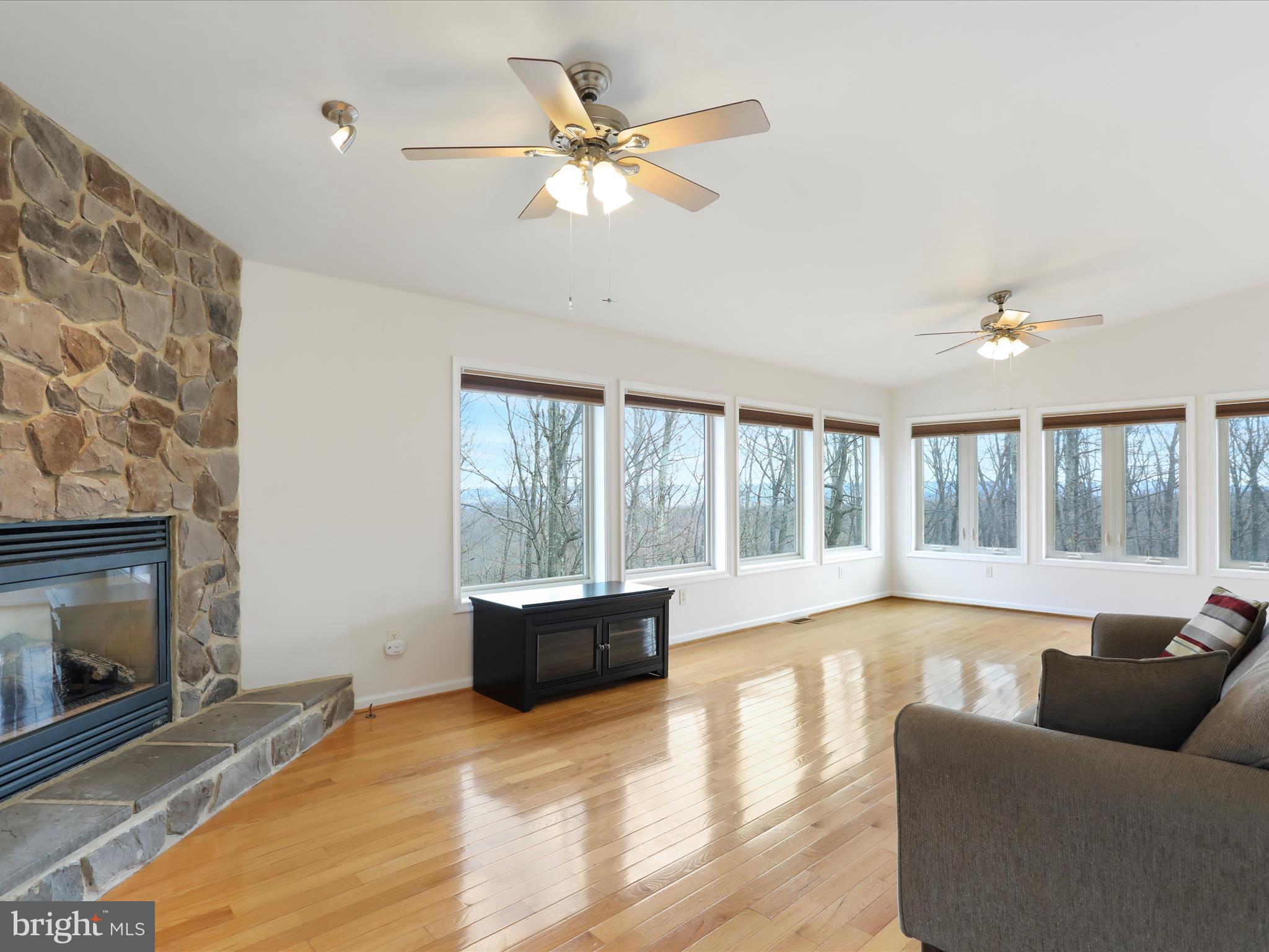 THE WOODS - Residential