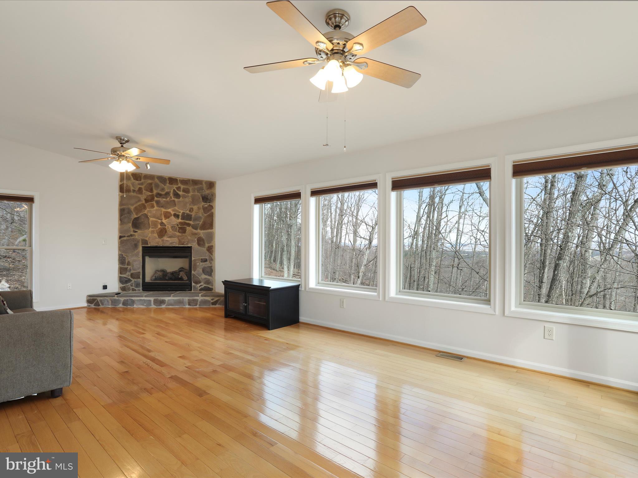 THE WOODS - Residential