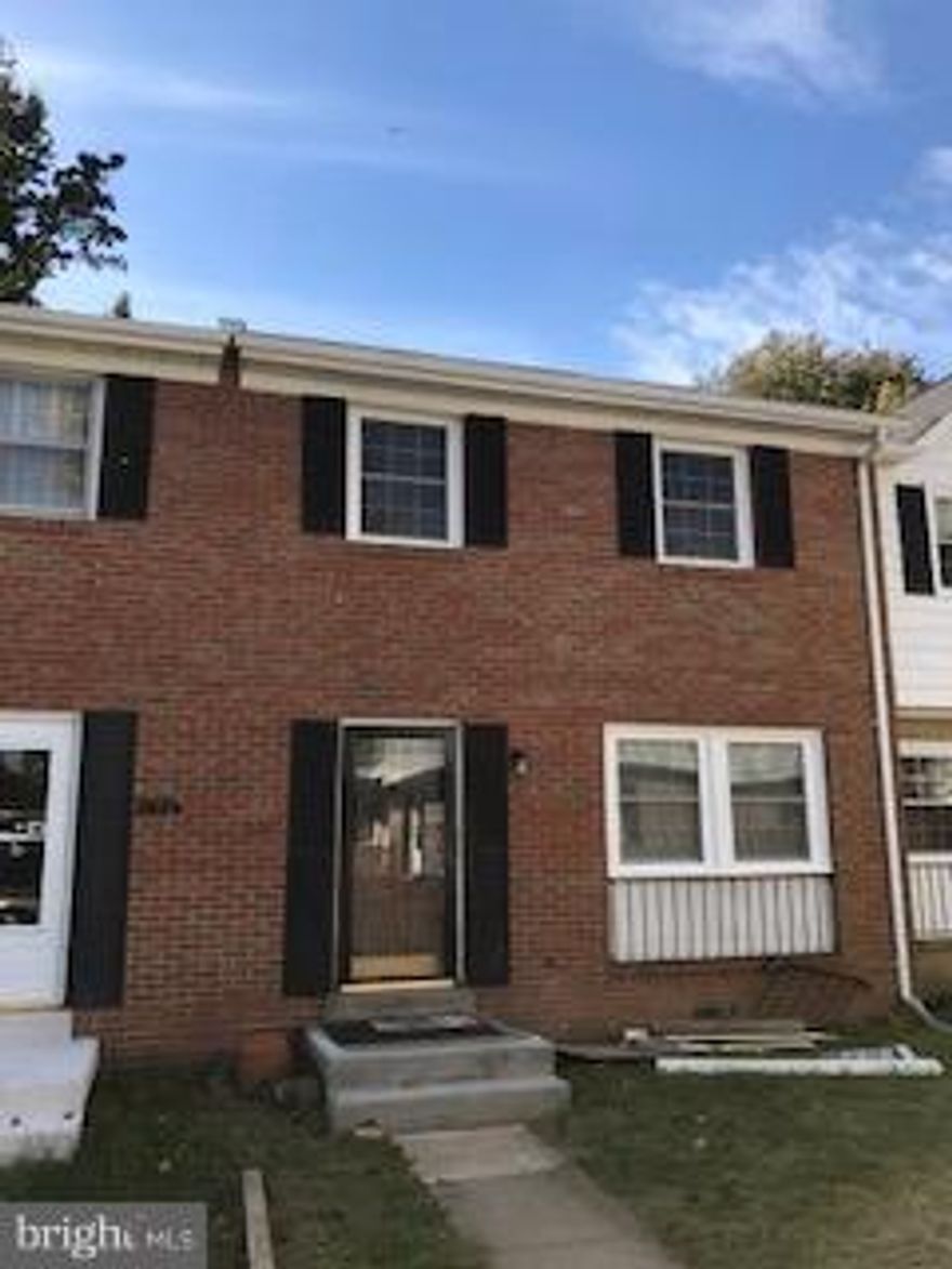 Great location! Minutes from Quantico Marine Base  and I-95. Brick Front TH w/ 3 bedrooms, 2.5 bath.  Freshly painted, Renovated entire house included ceramic tile in the kitchen,new cabinets,new countertop, new refrigerator, new stove, new microware,new vanities, new bathrooms, new wood floors throughout the house upper and main levels. new steps. Don't miss this one!