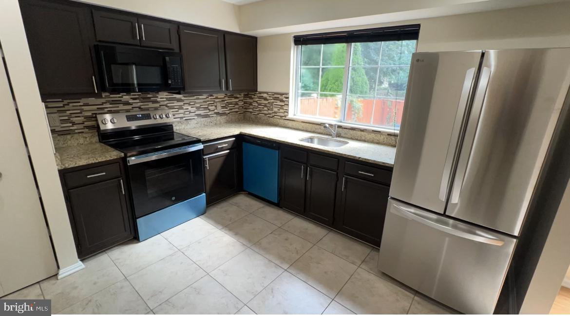 LONGMEAD - Residential Lease