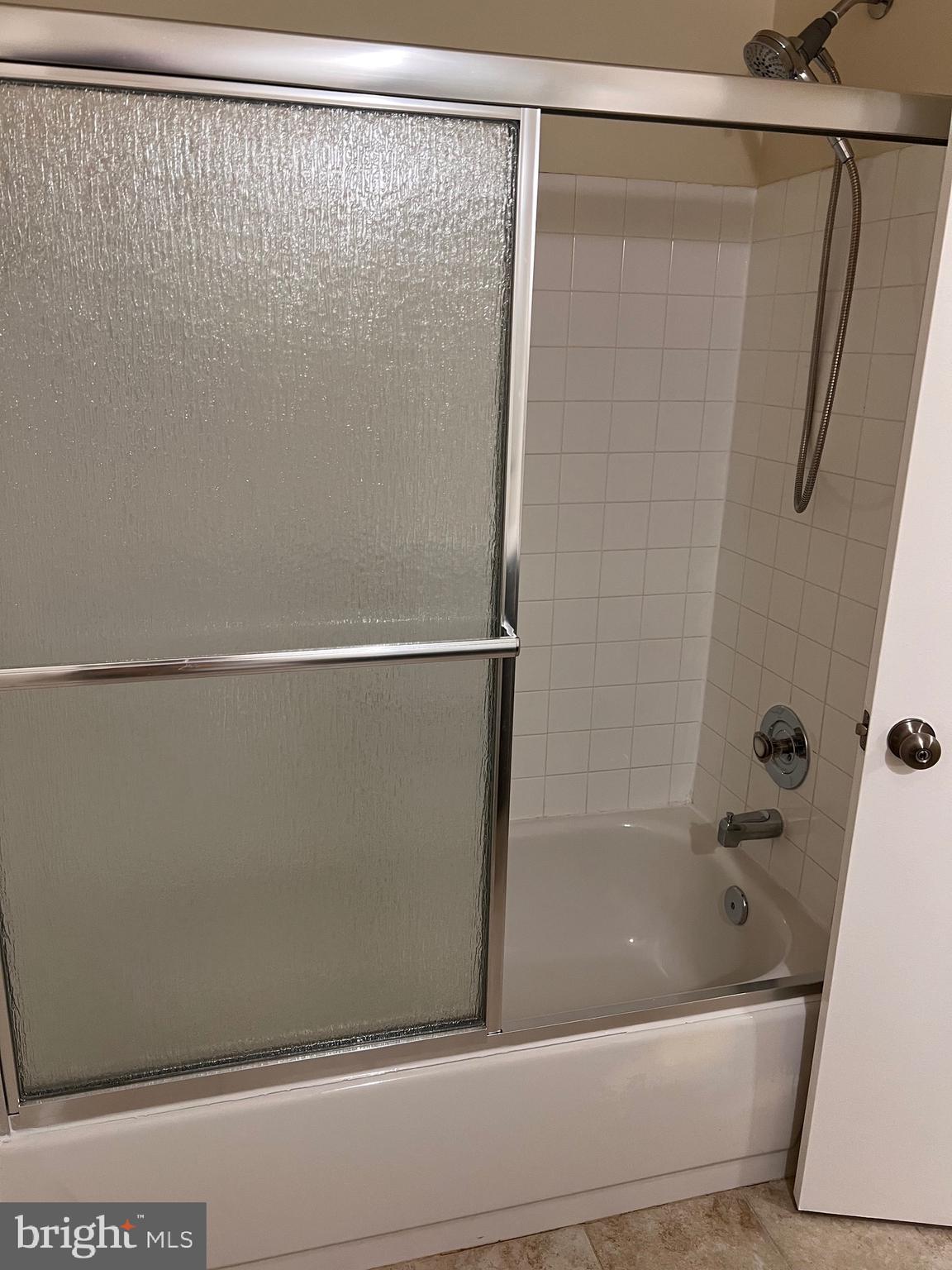 LONGMEAD - Residential Lease