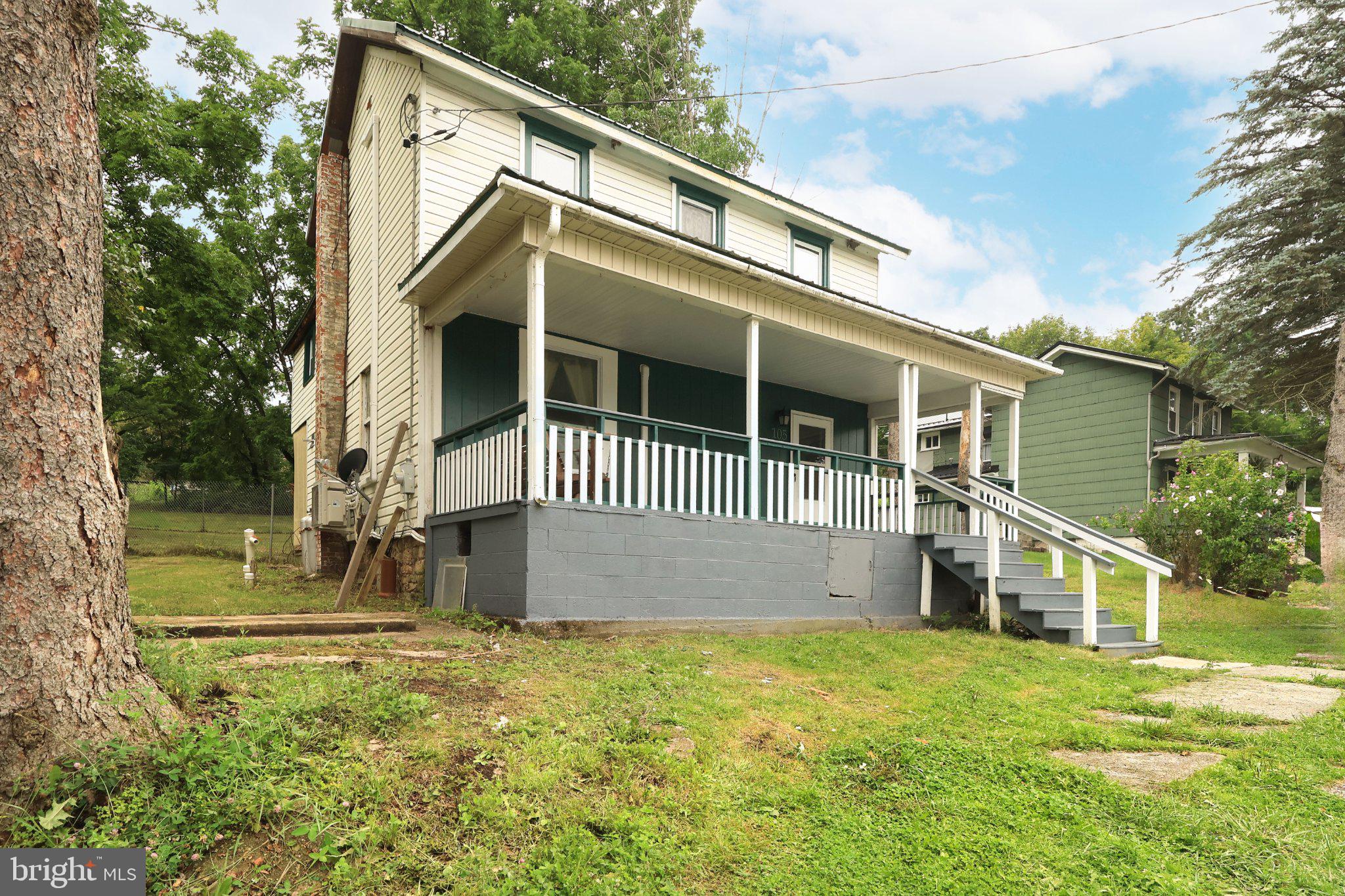 105 W NECTARINE STREET