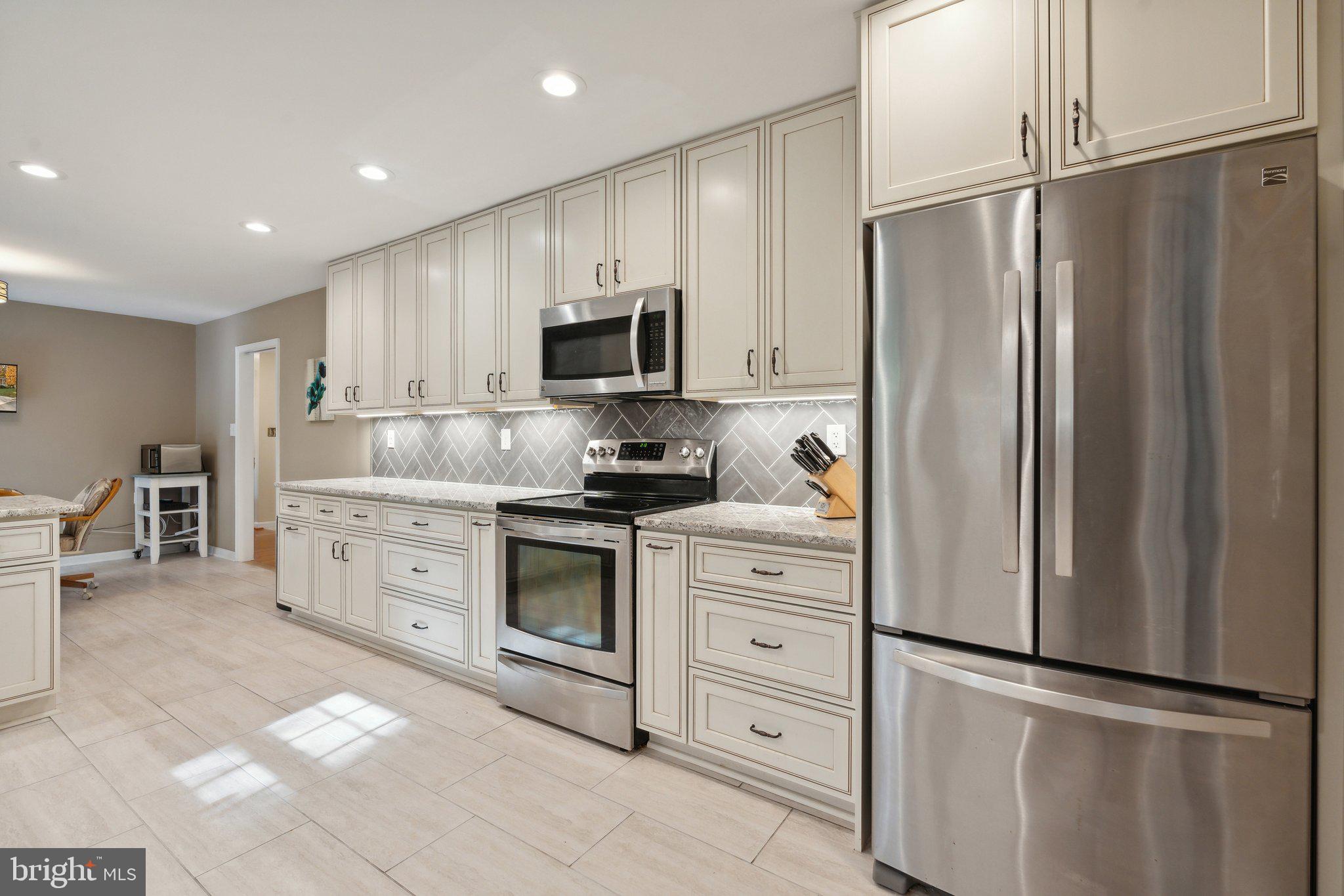 TANTALLON HILLS - Residential