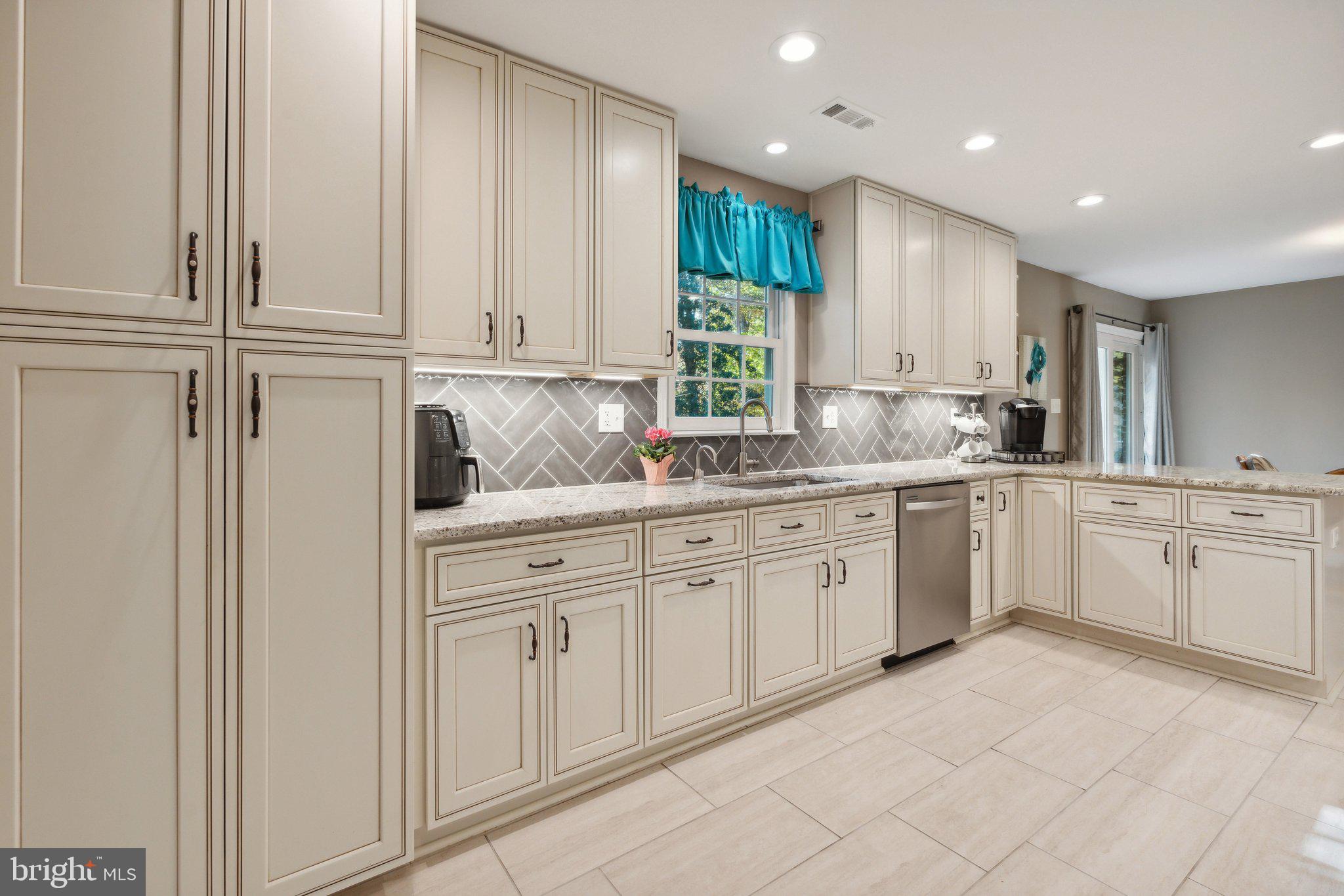 TANTALLON HILLS - Residential