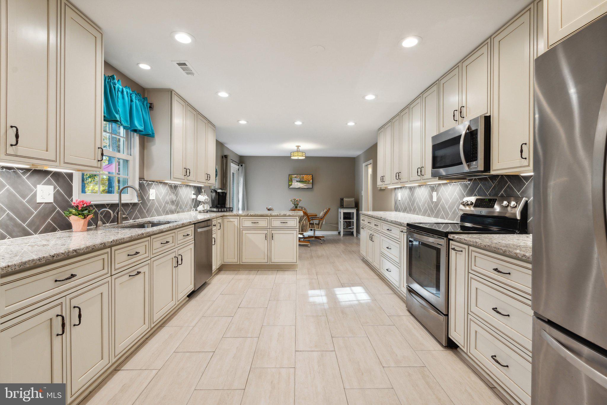 TANTALLON HILLS - Residential