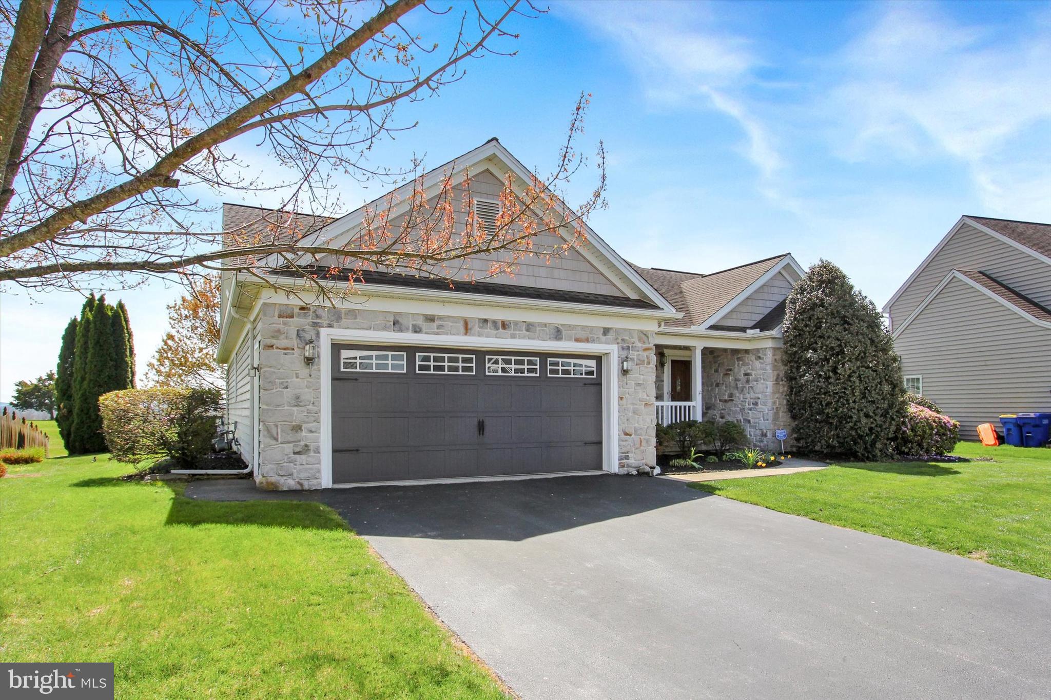 ADMIRE SPRINGS - Residential