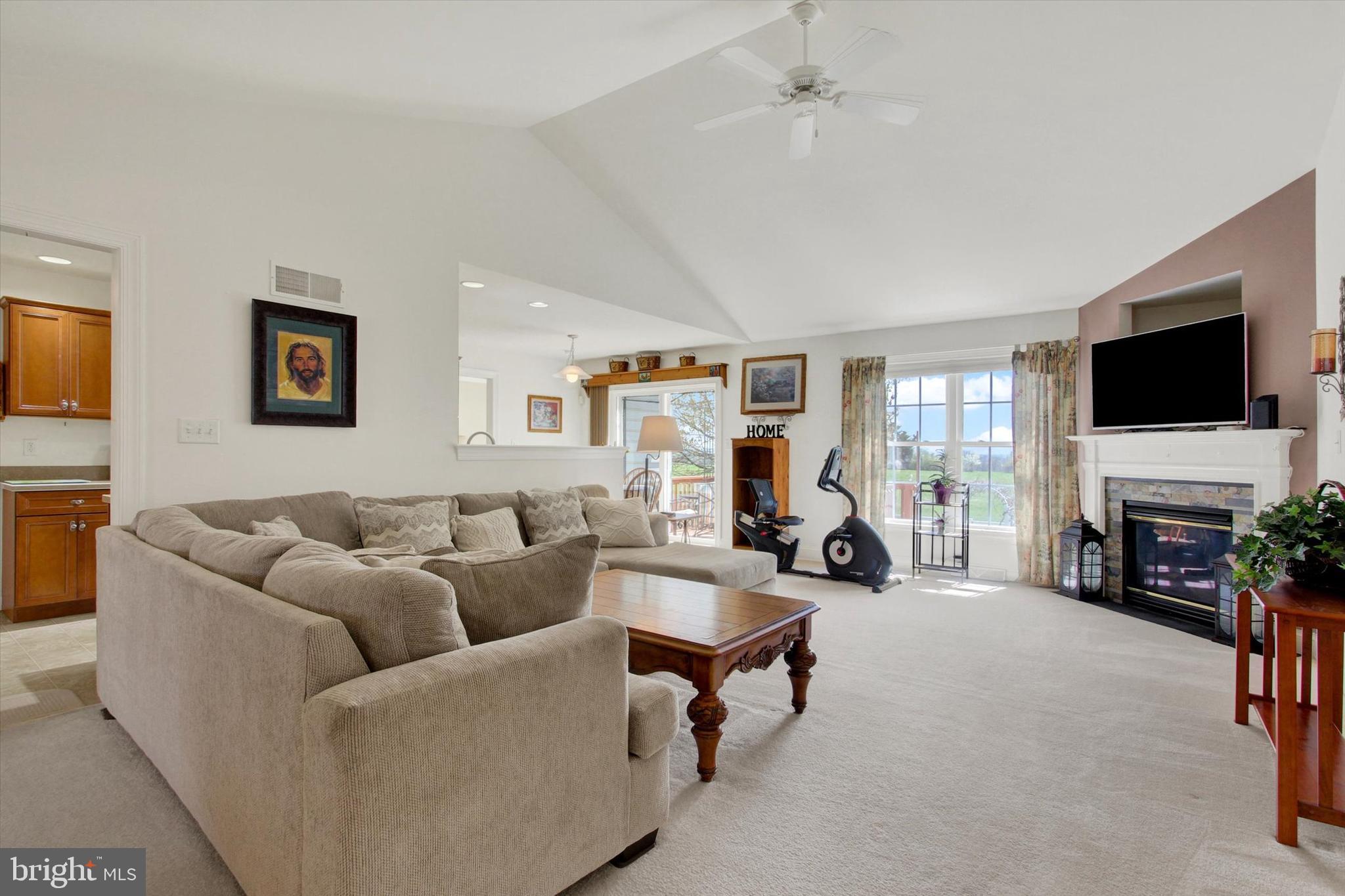 ADMIRE SPRINGS - Residential