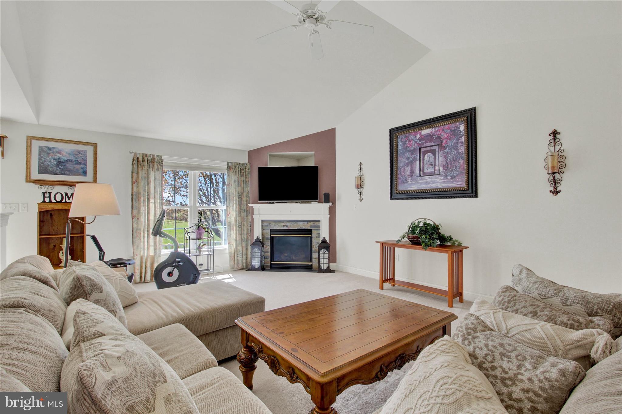 ADMIRE SPRINGS - Residential