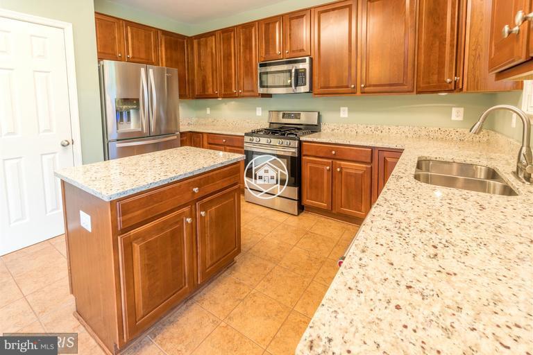 BALLENGER CREEK CENTER POND - Residential Lease