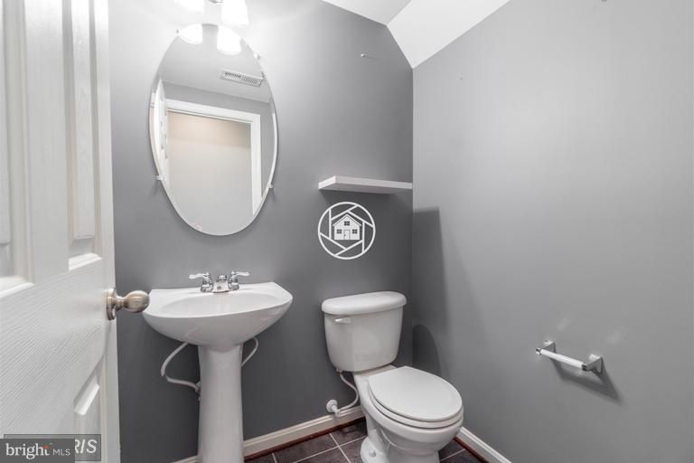 BALLENGER CREEK CENTER POND - Residential Lease