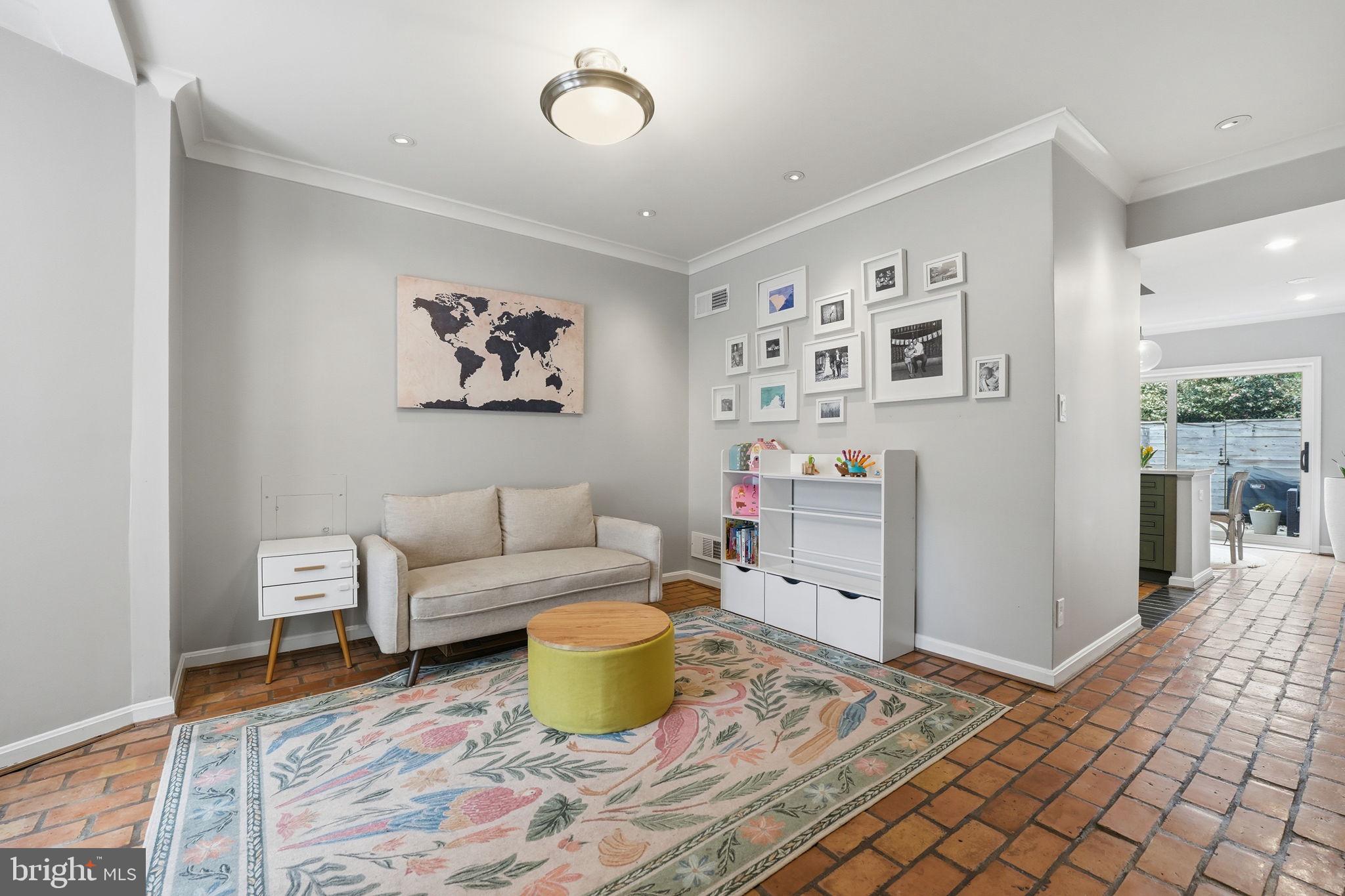 822 CONSTITUTION AVENUE NE