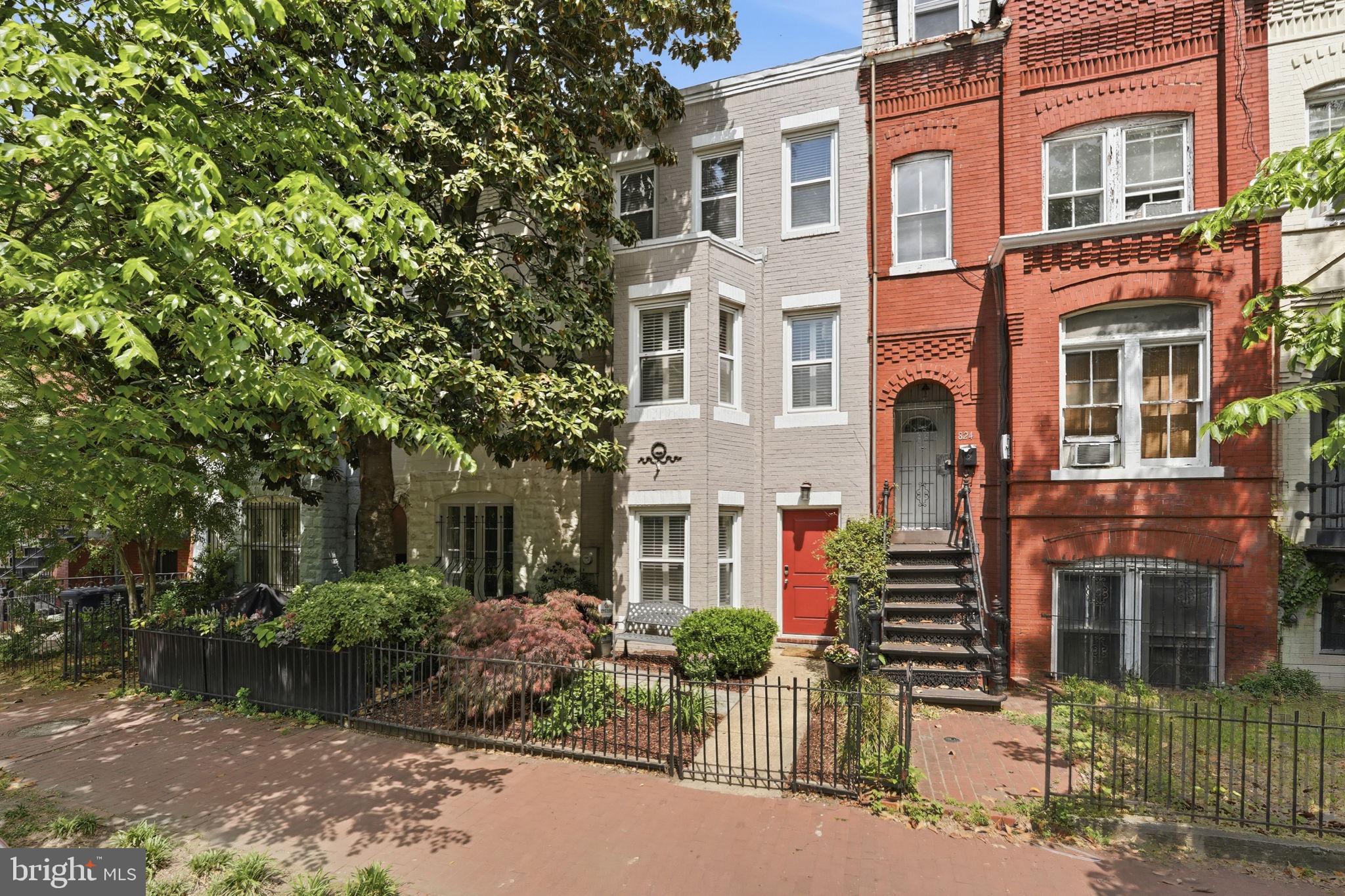 822 CONSTITUTION AVENUE NE