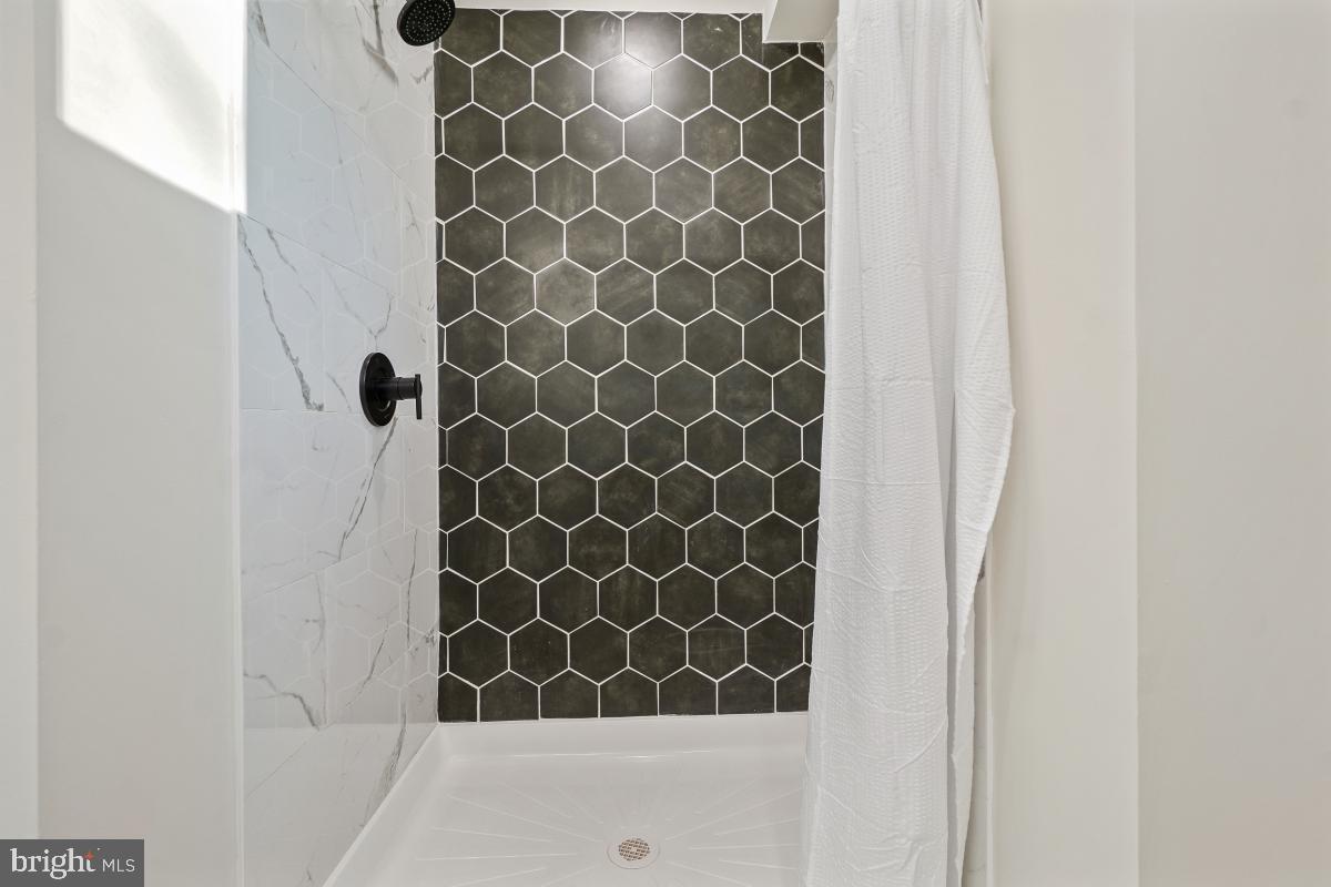 WOODSIDE PARK - Residential