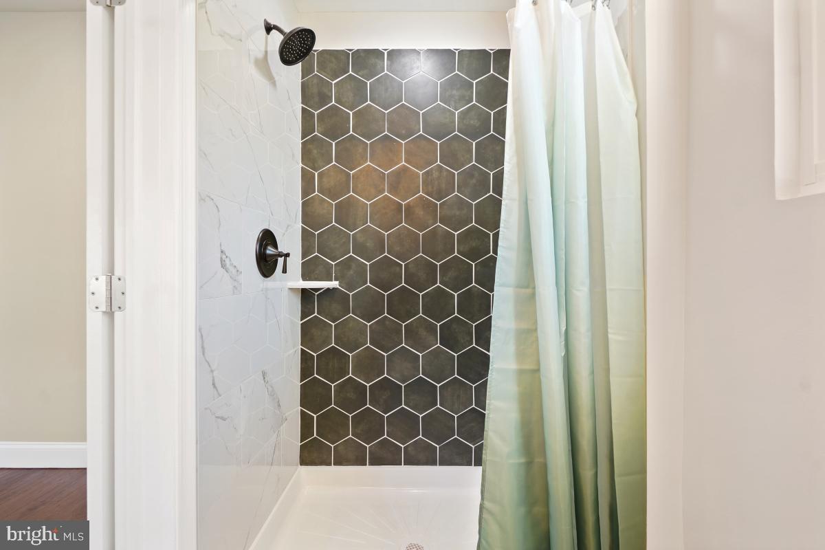 WOODSIDE PARK - Residential