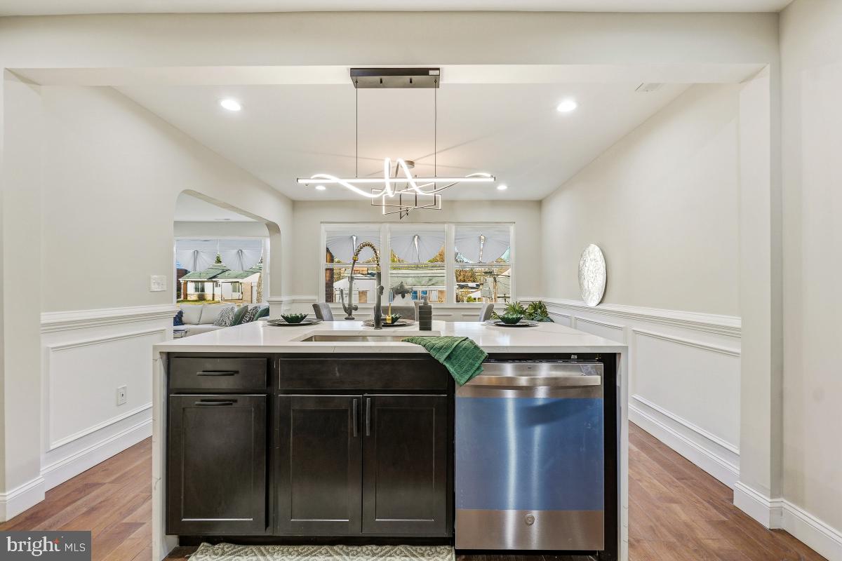 WOODSIDE PARK - Residential