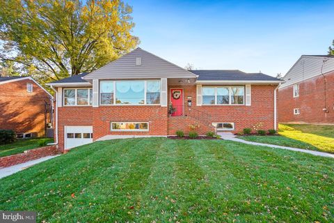 Photo of 1202 Burton Street, SILVER SPRING, MD 20910 (MLS # MDMC2208270)