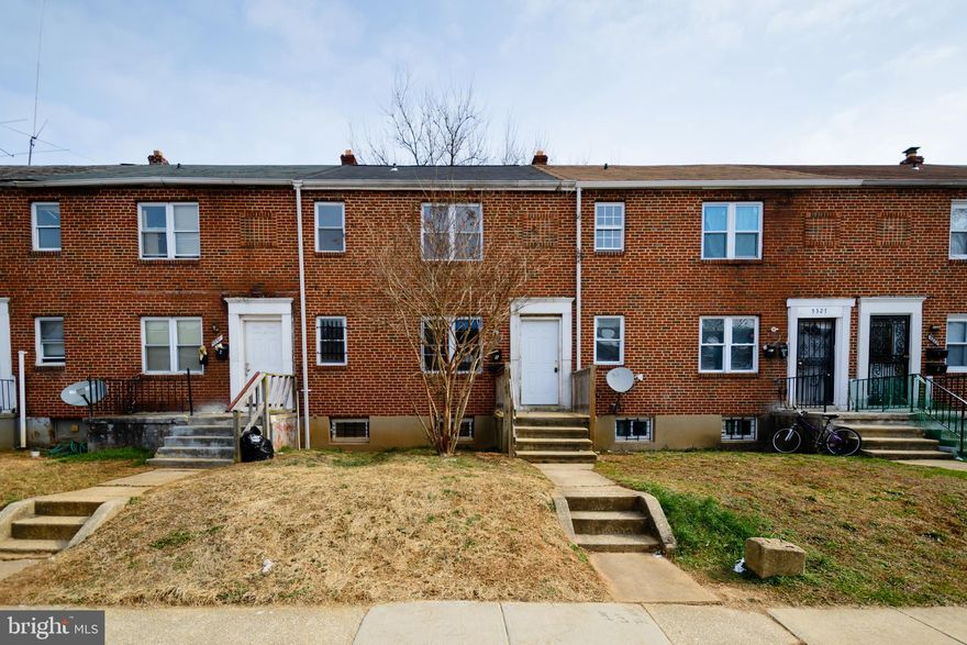 Legally Zoned  2 units, 2 bedrooms 1 bath on 1st fl, 2 bedrooms, 1 bath on 2nd fl. Property needs work but has potential.Property eligible under Freddie Mac First Look Initiative (homeowners only) thru 4/15/19. SOLD AS-IS. GR/HOA/FF fees TBD by buyer. Seller pays NO transfer/ recordation costs. >> AGENTS   SEE AGENT REMARKS FOR OFFER INSTRUCTIONS.