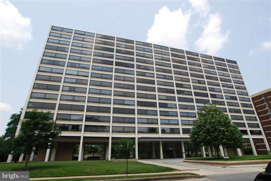 Rarely available!  Expansive southeast views from this 10th floor 2-bedroom corner unit!  Parquet floors throughout with marble in foyer and kitchen.  Freshly painted and ready for occupancy.  Master Bedroom walk-in closet.  Full-service doorman building with beautiful pool and valet parking.  National Register of Historic Places Landmark Building- a Mies van der Rohe masterpiece!
