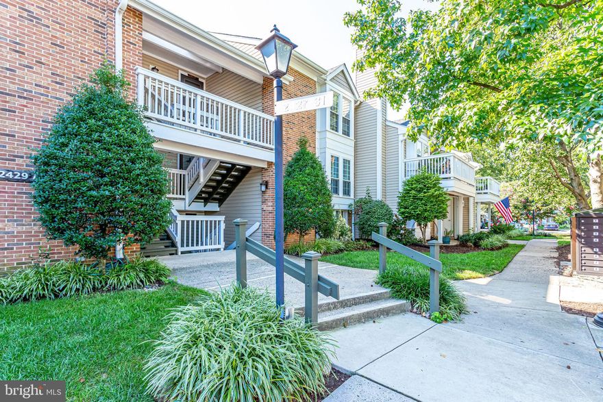 Great condo in a great location, Heatherlea of Arlington. Spacious 2 Bedroom 1 Bath Condo.  The large master bedroom has carpet, walk-in closet, and ensuite access to the shared bathroom. The second bedroom has easy care laminate flooring. Plantation Shutters are on the bedroom windows. Living room / Dining room combo with easy care laminate flooring and a wood-burning fireplace.  Fresh paint, new kitchen countertops, and backsplash. The large covered deck expands the living space.  The community is adjacent to Shirlington Village which has a variety of restaurants, County Library, Harris Teeter, Signature Theatre, and much more.  Nature and Bike trails are across the street. Easy access to  Metro bus, as well as  I-395 and other major transportation routes. This home is available for immediate occupancy. Parking Tags (1 resident & 2 visitor)