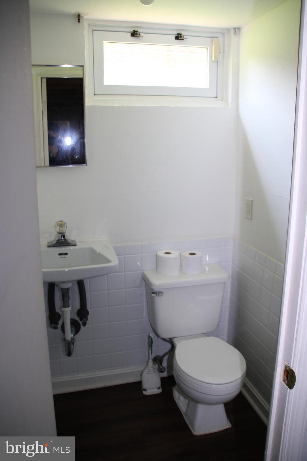 RANDOLPH HILLS - Residential Lease