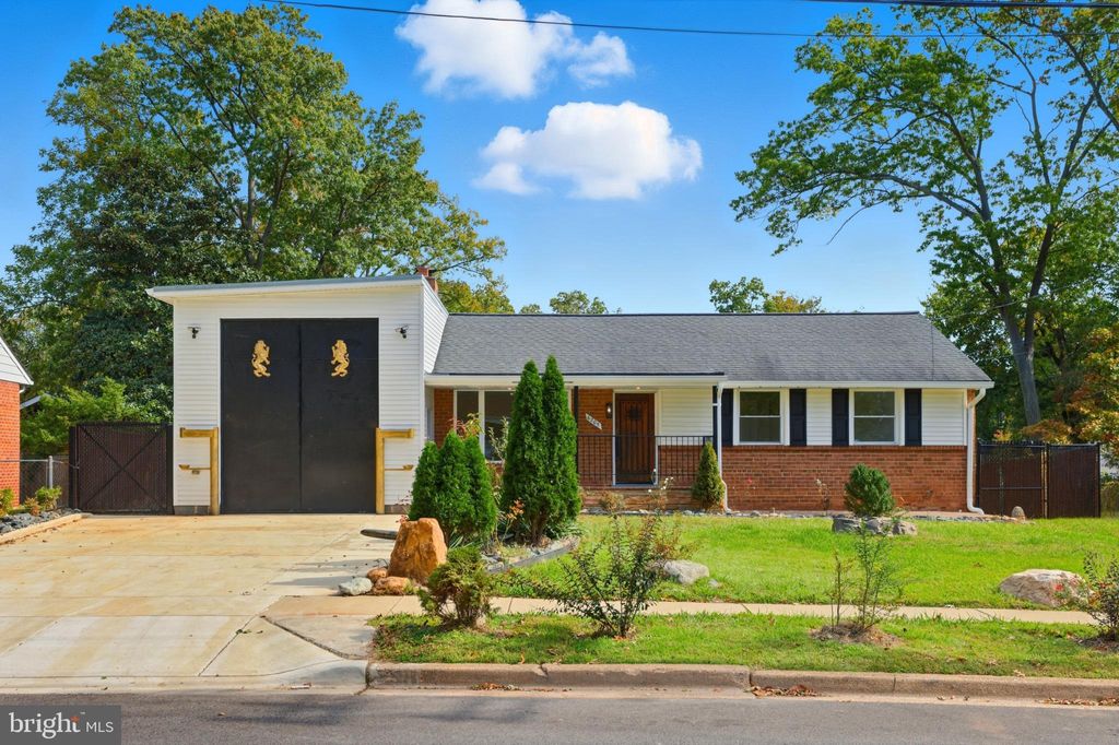 Photo of 6205 85th Place, HYATTSVILLE, MD 20784 (MLS # MDPG2180322)