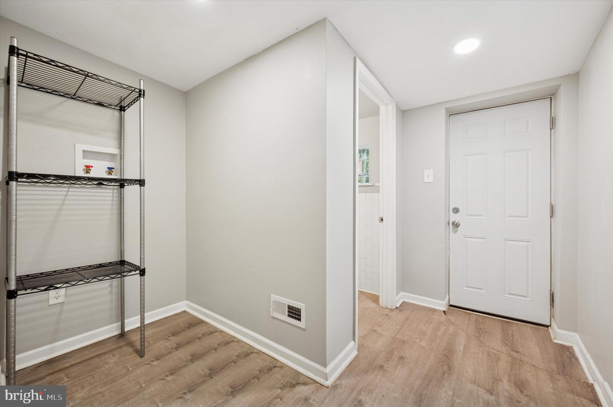 MANTUA - Residential Lease