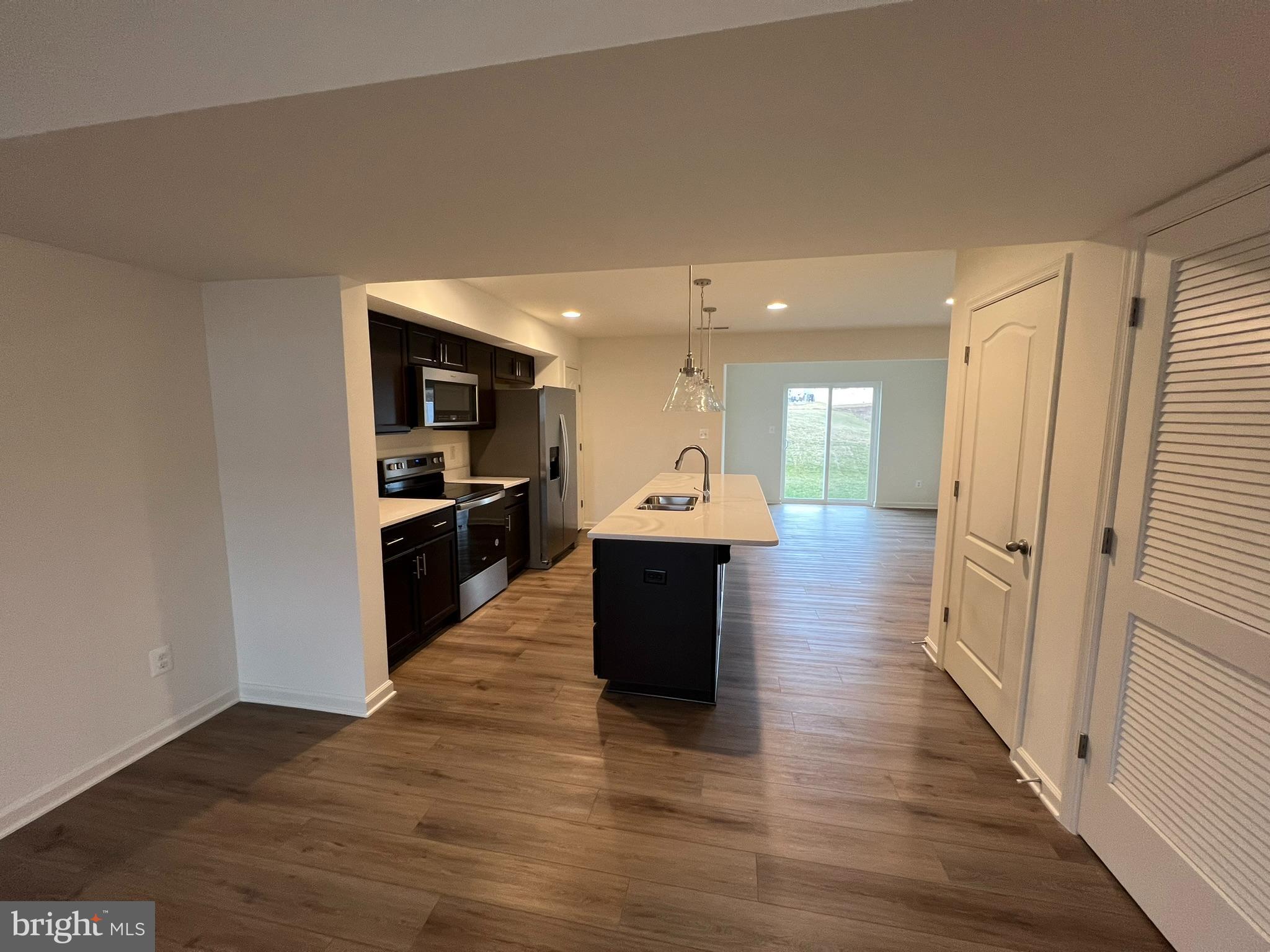 WHISPERING PINES - Residential Lease