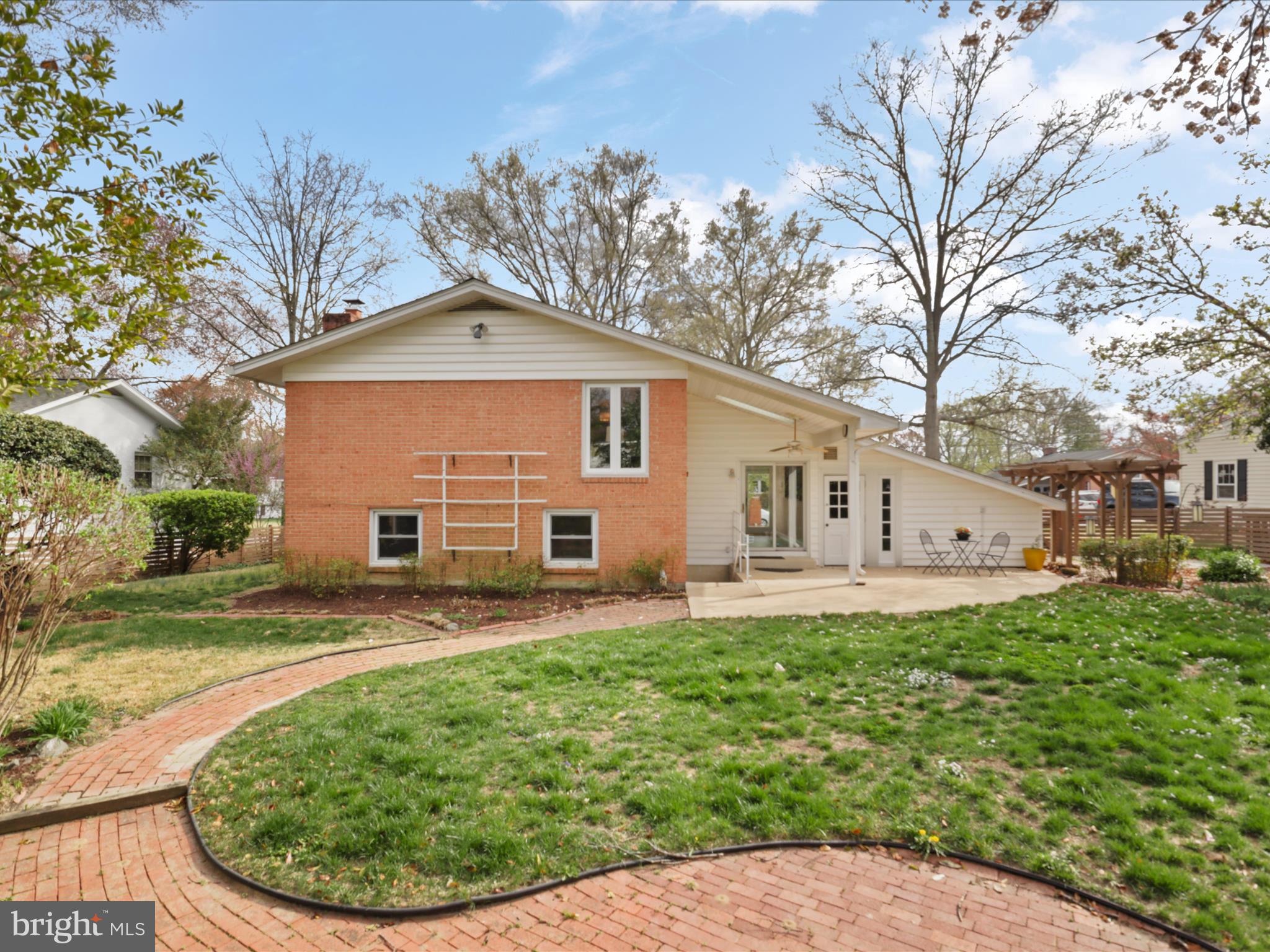 STRATFORD ON THE POTOMAC - Residential