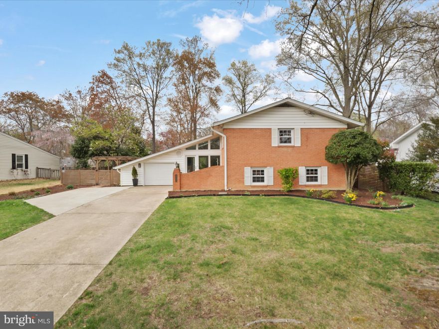 🌟 HUGE PRICE IMPROVEMENT! 🌟
Don’t miss this beautifully maintained 3-bedroom, 3 full bath home—with potential for a 4th bedroom—just a short walk from Stratford Elementary! Bathed in natural light and enhanced by skylights, this home features many recent upgrades that Buyers will appreciate! 

Upstairs, you’ll find a spacious living area, the kitchen, and a versatile bonus room—perfect for a 4th bedroom, home office, or study. The primary suite includes an en-suite bath and a walk-in cedar closet, with a second full bath just off the hallway. Hardwood floors shine on the upper level, while the lower level is finished with durable porcelain tile.

The kitchen is a chef’s delight, boasting granite countertops, stainless steel appliances, and abundant cabinet and counter space. 

Downstairs, the generous family room with a brick gas fireplace is ideal for entertaining or relaxing. Two additional bedrooms, a full bath, and a bonus mudroom or workspace provide flexibility for any lifestyle. The separate laundry room comes equipped with front-load washer and dryer, and don’t overlook the crawl space that offers extra storage.

Step outside to enjoy a freshly landscaped, fully fenced backyard with two patio areas, low-maintenance native plants, a breezeway, and a storage shed. The home also includes an attached one-car garage and three sump pumps for added peace of mind.

Recent Upgrades (Past 5 Years):
✔ New roof & skylights
✔ New HVAC & whole-house humidifier
✔ All-new fencing
✔ Expanded driveway & parking
✔ New gas log fireplace
✔ New garbage disposal & dishwasher
✔ Freshly painted kitchen cabinets
✔ Refinished hardwood floors
✔ Remodeled entryway & laundry room
✔ New washer & dryer

Stratford Rec/pool membership is available for purchase by the new owner. Don't miss this move-in-ready gem!