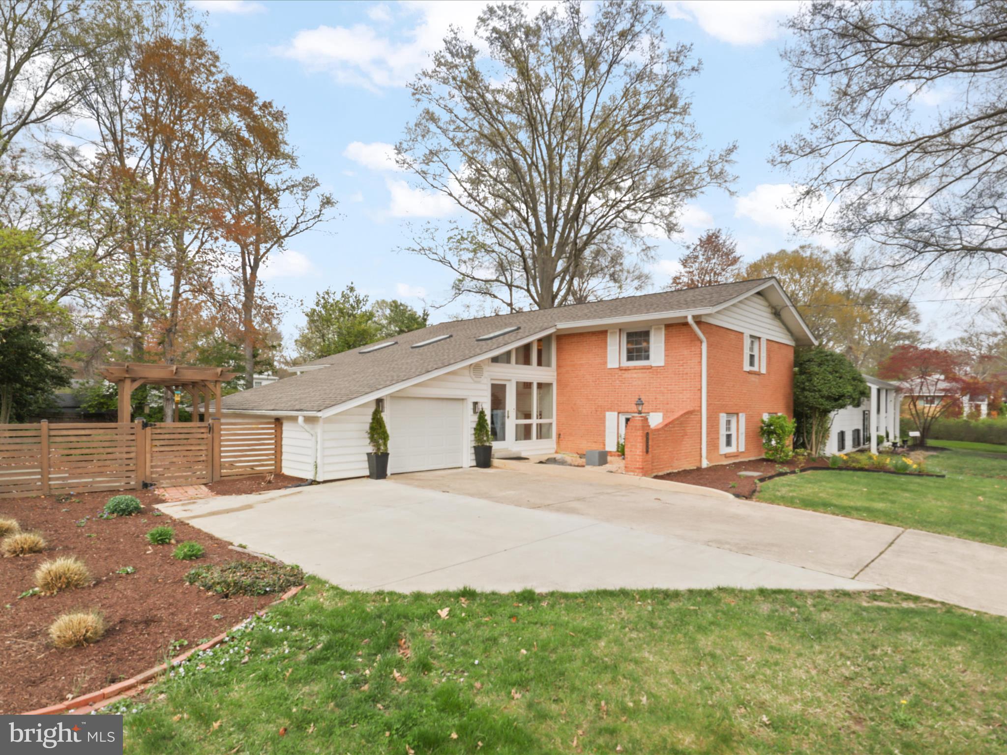 STRATFORD ON THE POTOMAC - Residential