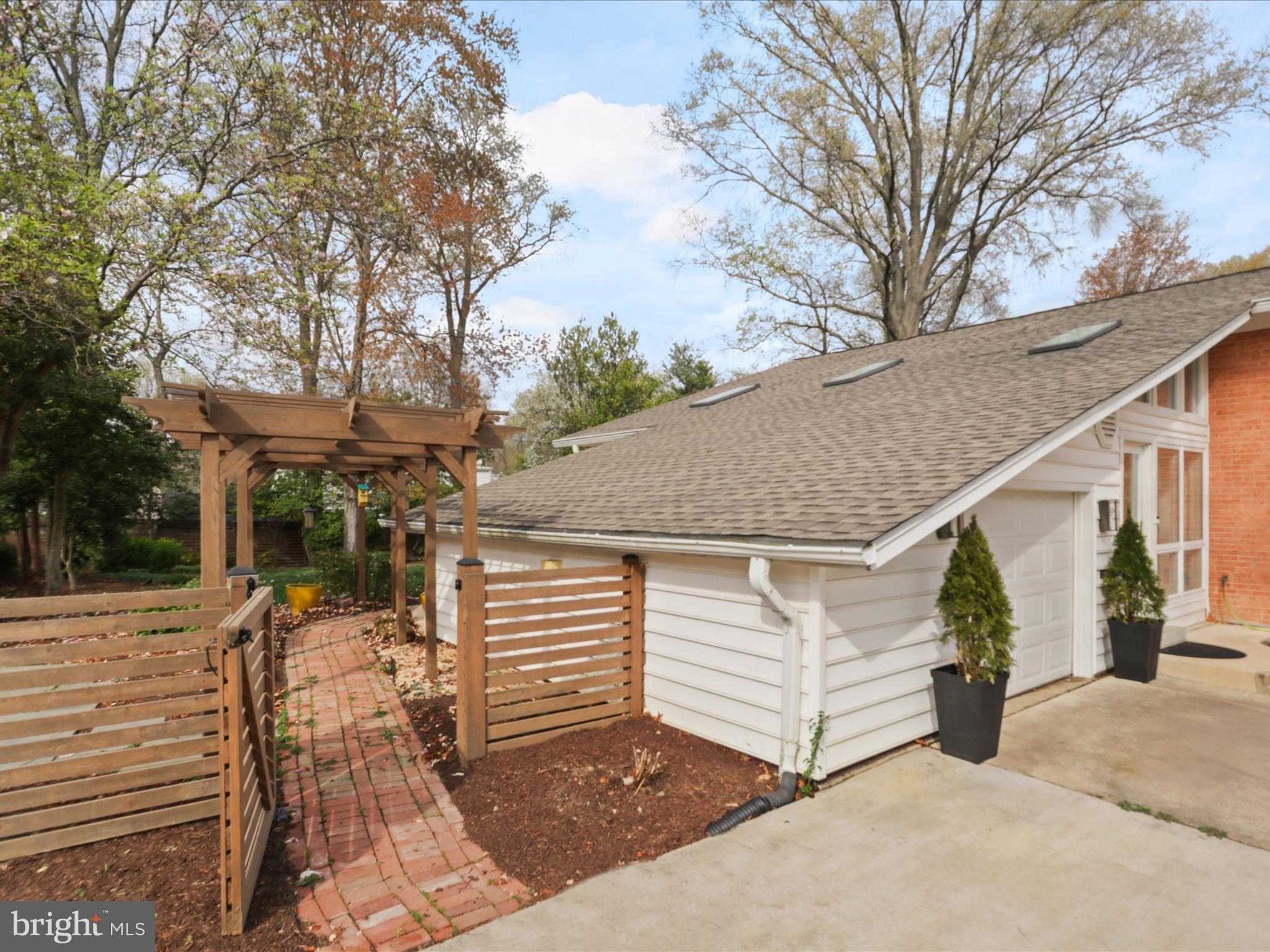 STRATFORD ON THE POTOMAC - Residential