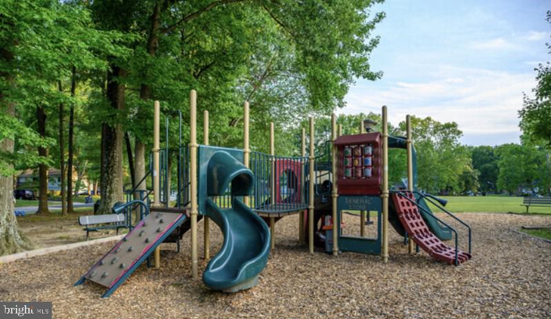 STRATFORD ON THE POTOMAC - Residential