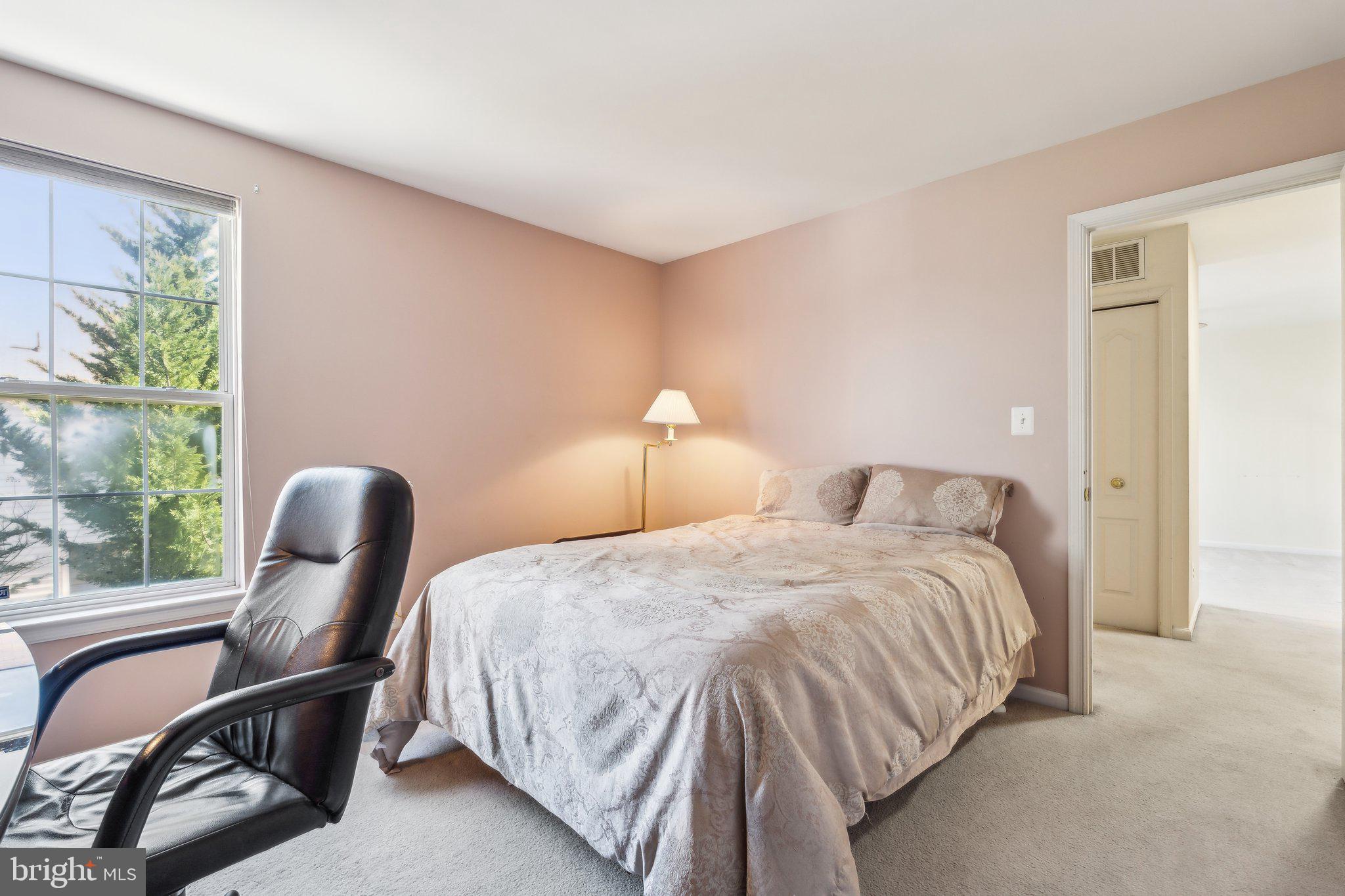 ASHBURN FARM - Residential