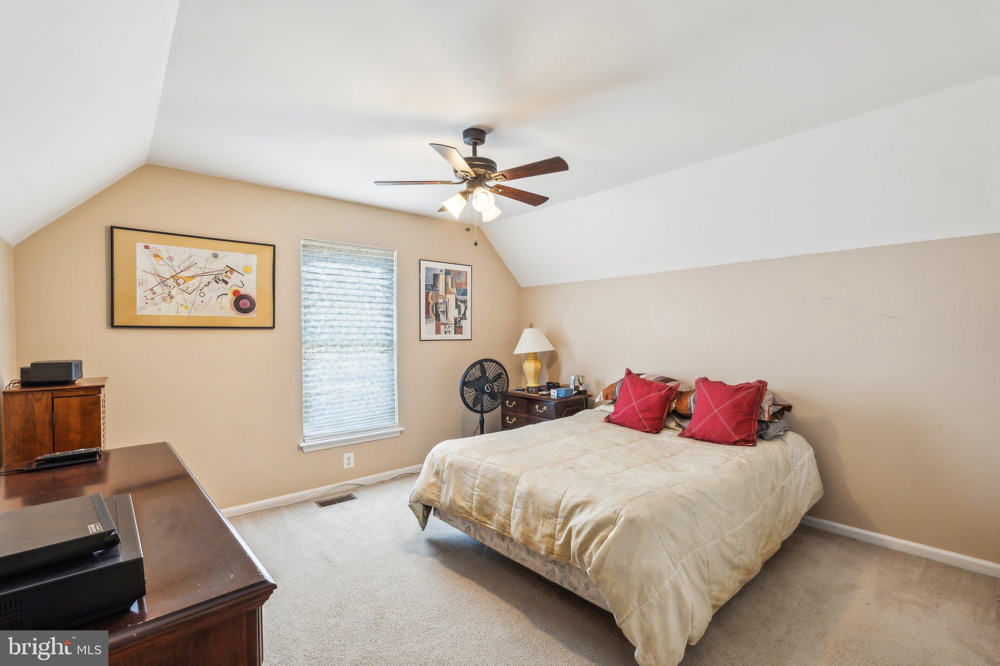 ASHBURN FARM - Residential