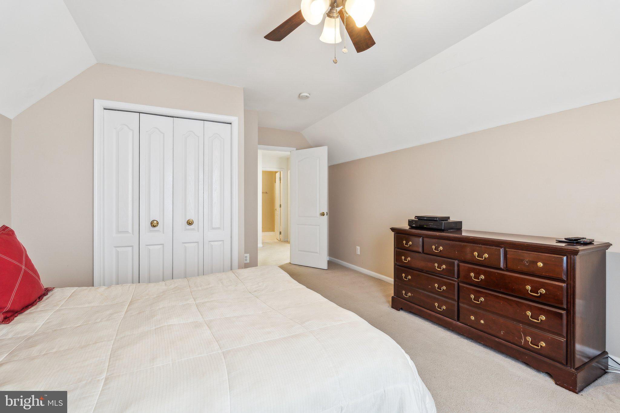 ASHBURN FARM - Residential