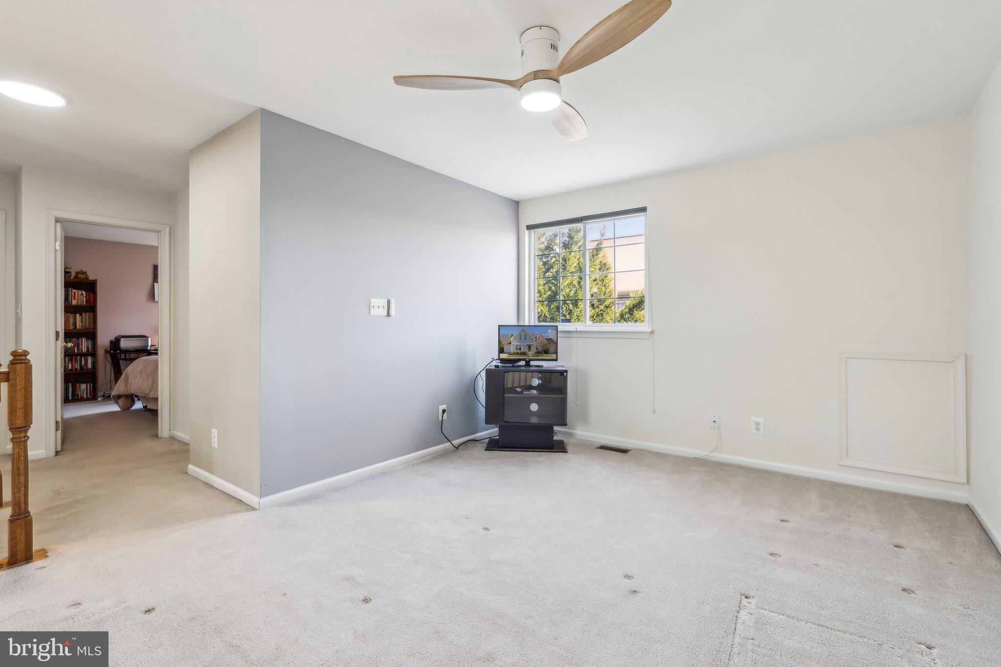 ASHBURN FARM - Residential