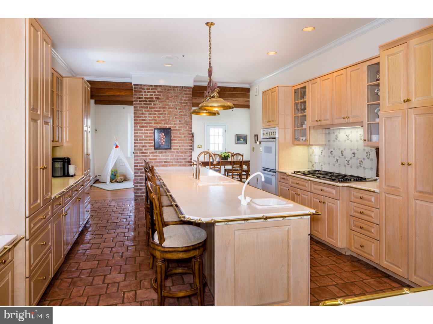 COUNTRY CLUB ESTS - Residential