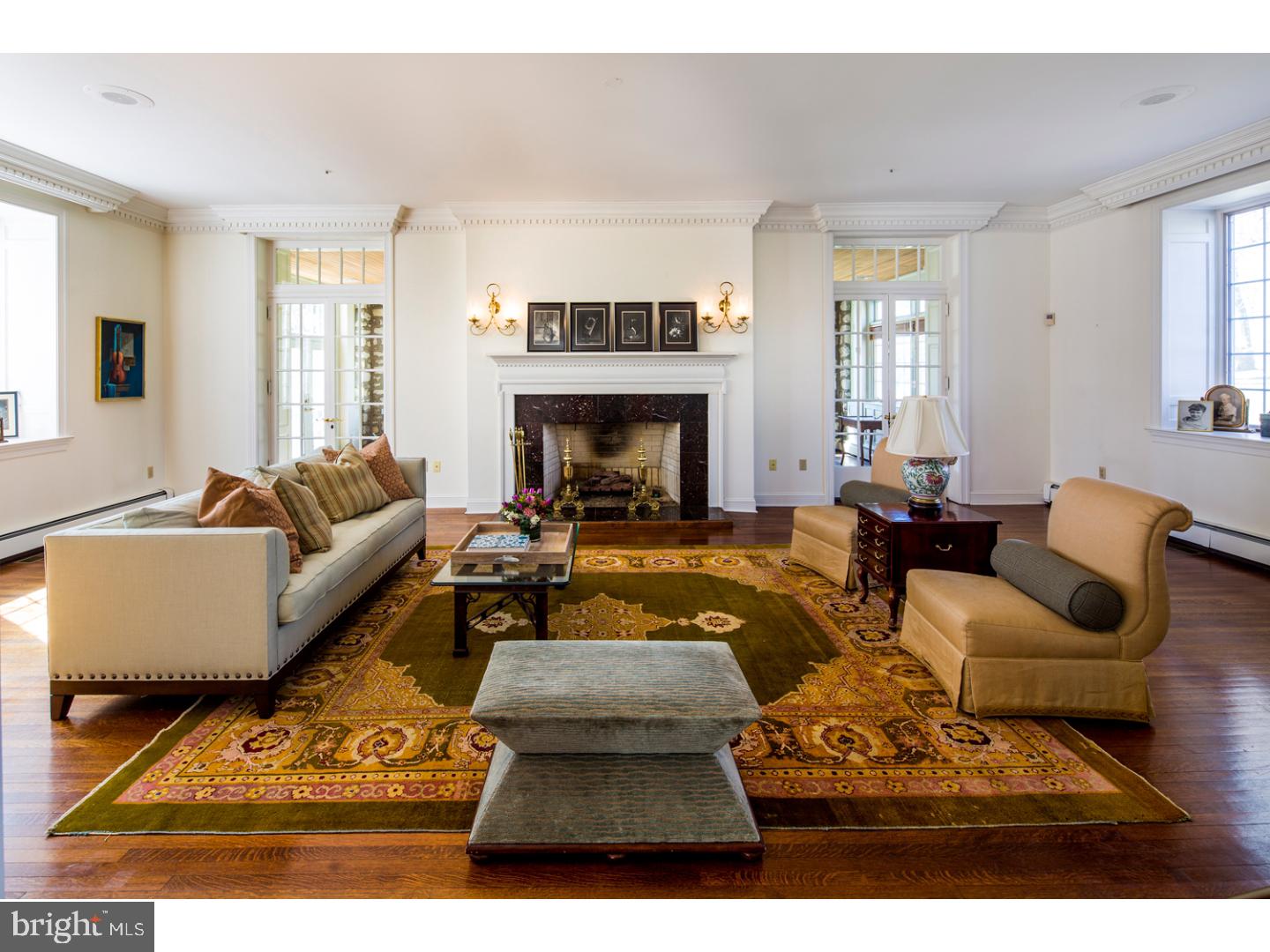 COUNTRY CLUB ESTS - Residential