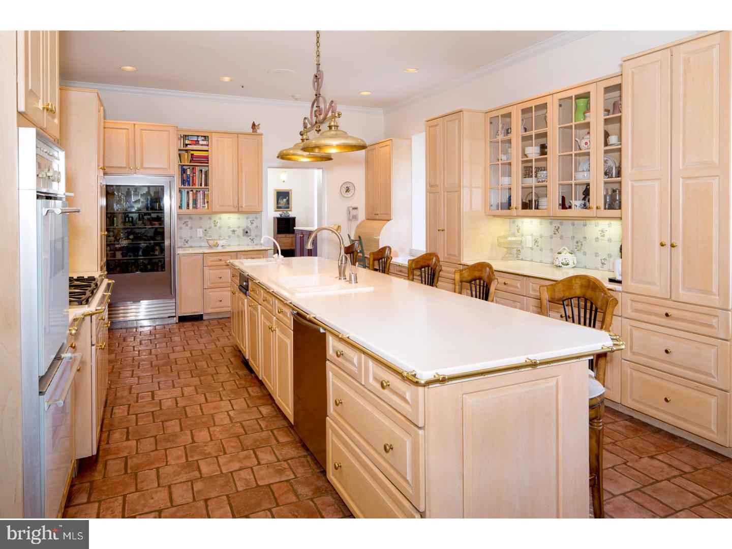 COUNTRY CLUB ESTS - Residential