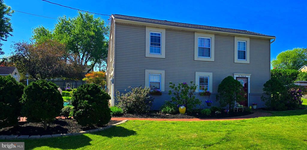 Photo of 536 Westfield Drive, NEW HOLLAND, PA 17557 (MLS # PALA2069620)