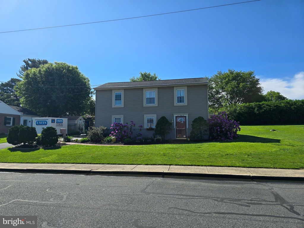 Photo of 536 Westfield Drive, NEW HOLLAND, PA 17557 (MLS # PALA2069620)