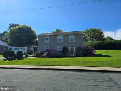 536 WESTFIELD DRIVE NEW HOLLAND PA 17557