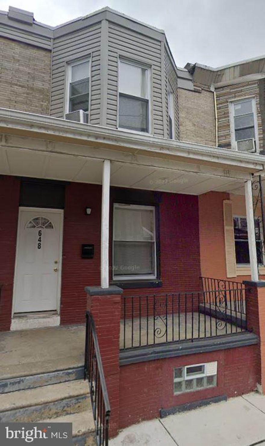 Great addition to rental portfolio. 2 bed/1 bath with great paying tenant in place at $795 a month. 14% cap rate. Purchase the property directly next door 650 E Thayer as part of package. Same rent $795 and also great paying tenant.