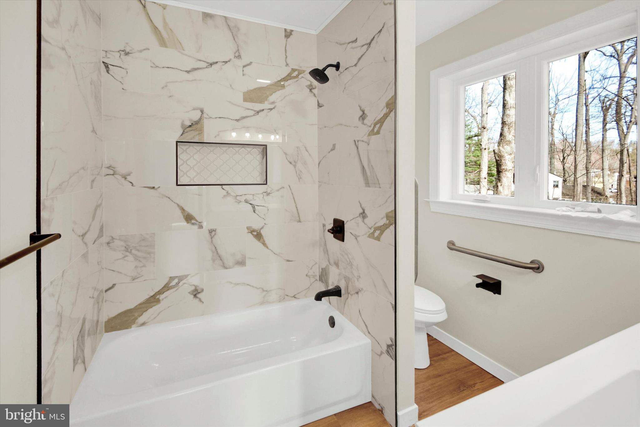 HERSHEYS MILL ESTS - Residential